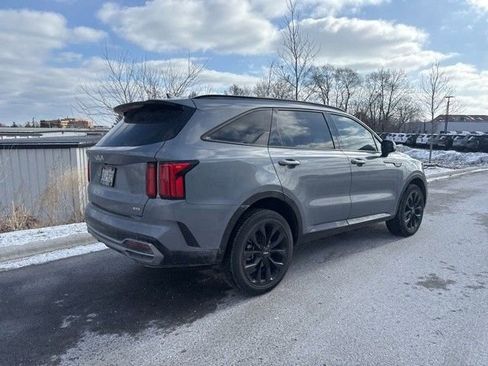 Used 2023 Kia Sorento SX image 3