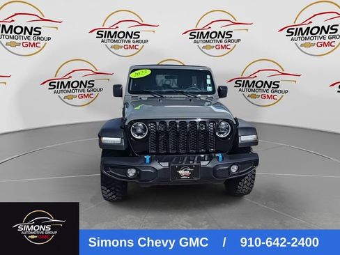 Used 2023 Jeep Wrangler Unlimited w/ Sun & Screen Package AWD/4WD image 3