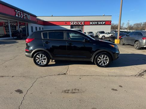Used 2015 Kia Sportage LX image 2