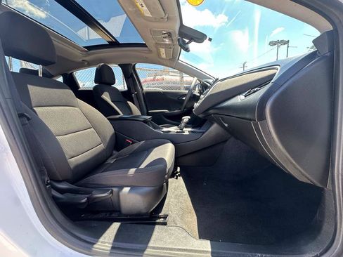 Used 2021 Chevrolet Malibu LT FWD image 28