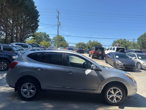 Used 2011 Nissan Rogue SV FWD image 6