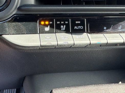 Used 2025 Toyota Crown Signia AWD/4WD image 21
