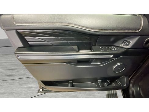 Used 2019 Ford Expedition Max Platinum AWD/4WD image 10