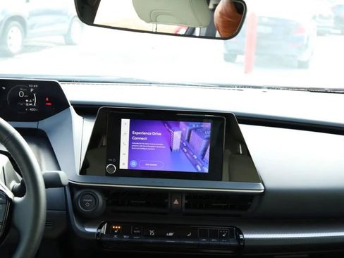 Used 2024 Toyota Prius XLE AWD/4WD image 32
