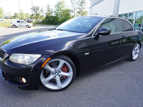 Used 2011 BMW 335i Convertible w/ M Sport Pkg RWD image 3