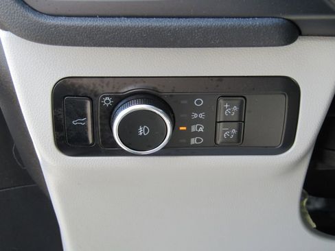 Used 2025 Ford Escape Platinum w/ Premium Technology Package AWD/4WD image 22