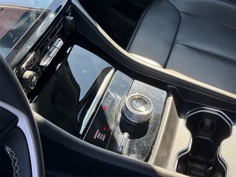 Used 2024 Jeep Grand Cherokee Limited image 11