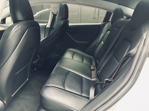 Used 2018 Tesla Model 3 Long Range RWD image 23