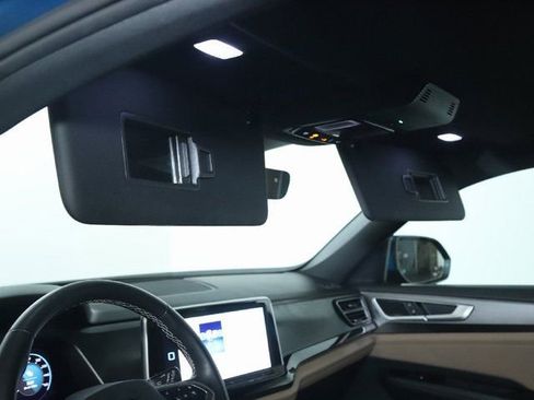 Used 2024 Volkswagen Atlas Cross Sport SE w/ Black Wheel Package image 19