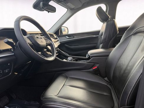 Used 2023 Jeep Grand Cherokee 4WD 4xe image 9