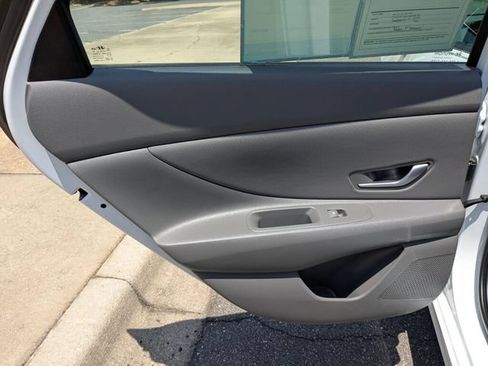 Used 2024 Hyundai Elantra SEL w/ Convenience Package FWD image 33