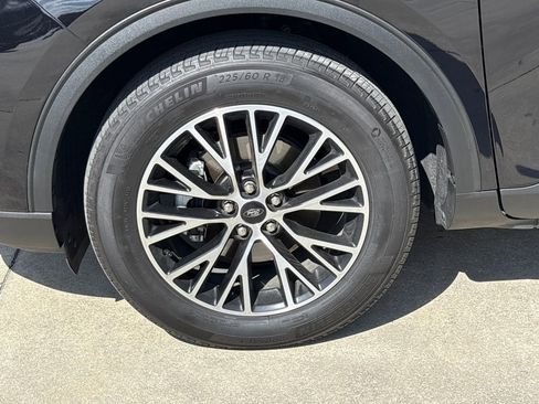 Used 2024 Ford Escape SE image 11