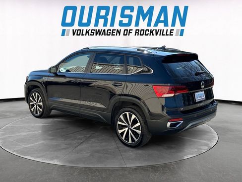 Used 2024 Volkswagen Taos SE image 4