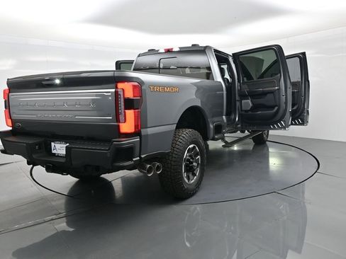 Used 2024 Ford F250 Platinum w/ Tremor Off-Road Package image 40