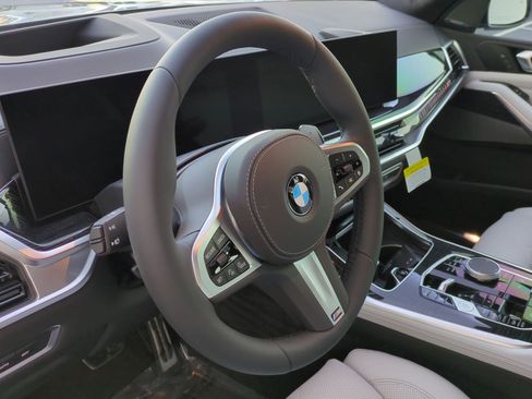 Used 2026 BMW X7 xDrive40i w/ M Sport Package AWD/4WD image 18