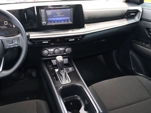 Used 2025 Nissan Kicks S FWD image 11