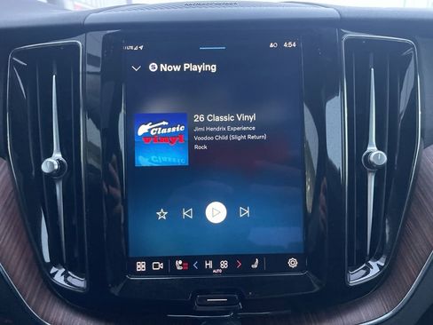 Certified 2023 Volvo XC60 B5 Plus w/ Climate Package image 37