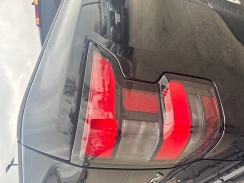 Certified 2024 Nissan Frontier SV w/ Technology Package image 43