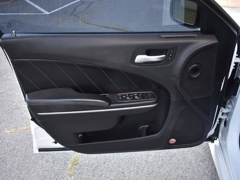Used 2015 Dodge Charger R/T Scat Pack w/ Beats Audio Group RWD image 16