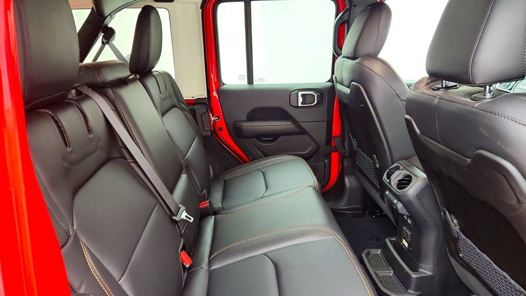 Used 2024 Jeep Wrangler Unlimited Sahara AWD/4WD image 23
