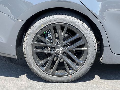 Used 2026 Toyota Camry SE FWD image 15