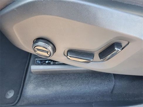 Used 2025 Volvo XC90 B6 Plus image 16