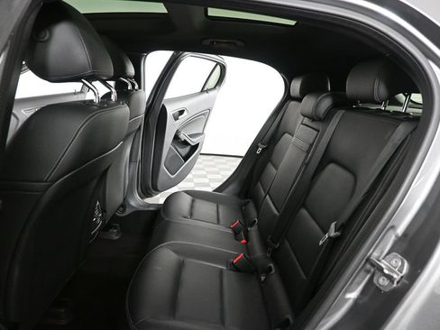 Certified 2019 Mercedes-Benz GLA 250 4MATIC image 19