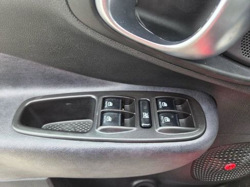 Used 2014 FIAT 500L Lounge FWD image 26