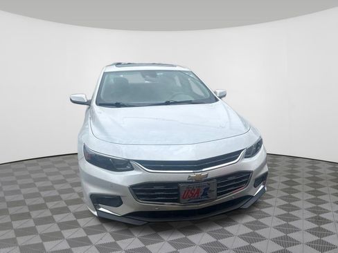 Used 2016 Chevrolet Malibu LT w/ Leather Package FWD image 3