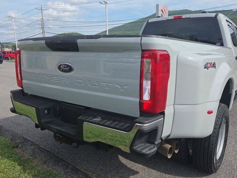 Used 2025 Ford F350 XLT AWD/4WD image 4