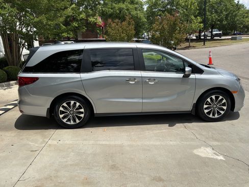 Used 2024 Honda Odyssey EX-L image 11