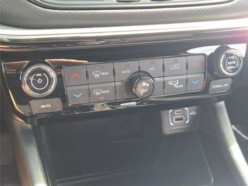 Certified 2025 Jeep Compass Trailhawk image 31