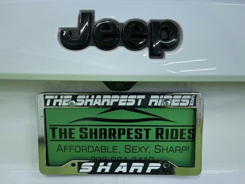 Used 2020 Jeep Grand Cherokee Altitude image 12