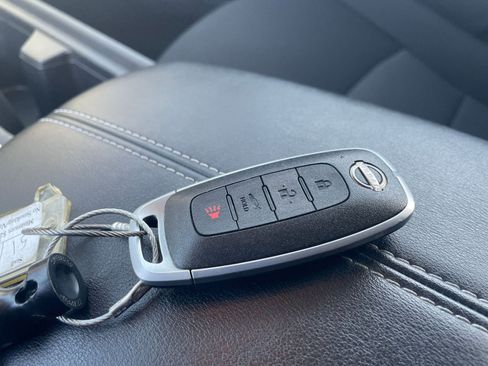 Used 2025 Nissan Sentra SV image 22