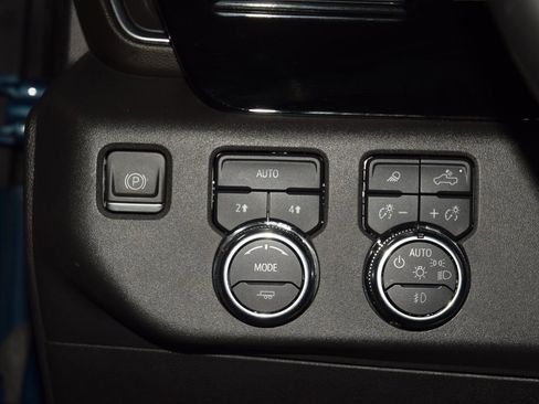 Used 2024 GMC Sierra 1500 SLT w/ SLT Premium Plus Package image 33