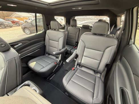 New 2026 Chevrolet Traverse LT image 14