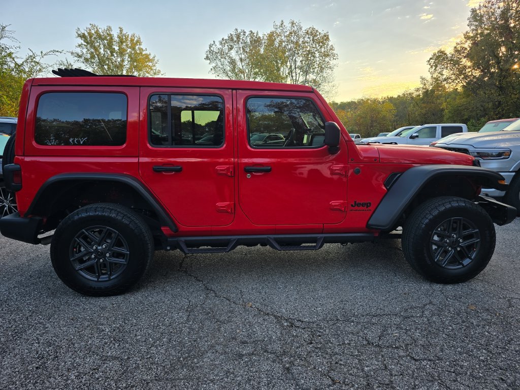 Used 2024 Jeep Wrangler Unlimited Sport AWD/4WD image 9