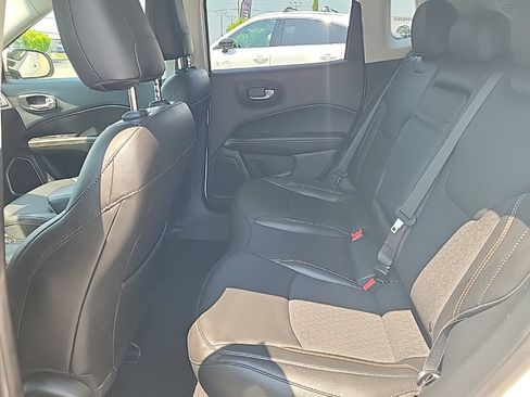 Used 2019 Jeep Compass Latitude w/ Popular Equipment Group AWD/4WD image 32