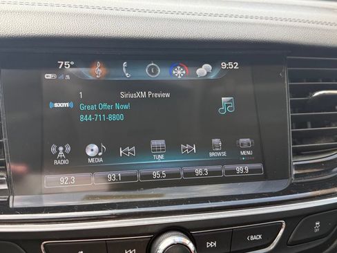 Used 2018 Buick Regal Preferred FWD image 22