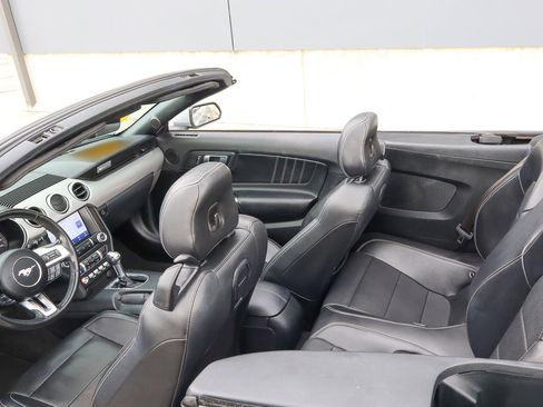 Used 2022 Ford Mustang Premium image 7