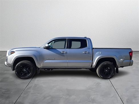Used 2022 Toyota Tacoma 4x4 Double Cab image 2