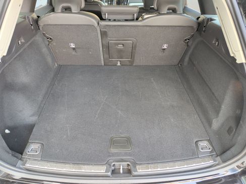 Used 2025 Volvo XC60 B5 Plus image 33