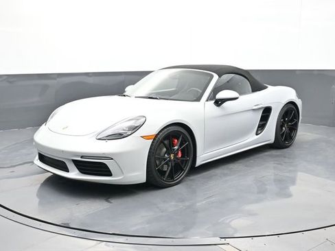 Certified 2024 Porsche 718 Boxster S RWD image 1
