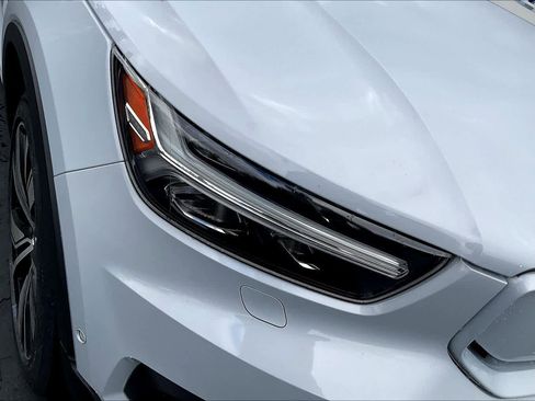 Used 2022 Volvo XC40 P8 Recharge Ultimate image 31