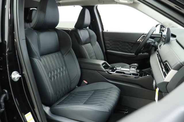 New 2026 Mitsubishi Outlander SEL FWD image 18