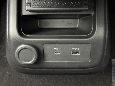 Used 2023 Nissan Ariya Venture+ image 29