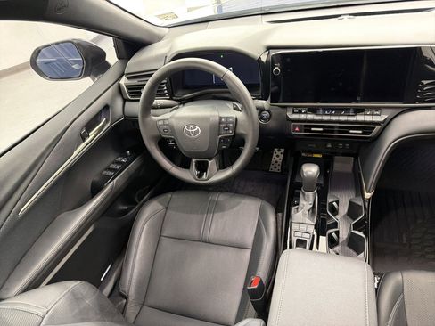 Used 2025 Toyota Camry XSE FWD image 25