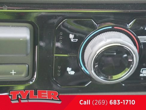 Used 2022 Chevrolet Silverado 1500 RST w/ Z71 Off-Road Package AWD/4WD image 33