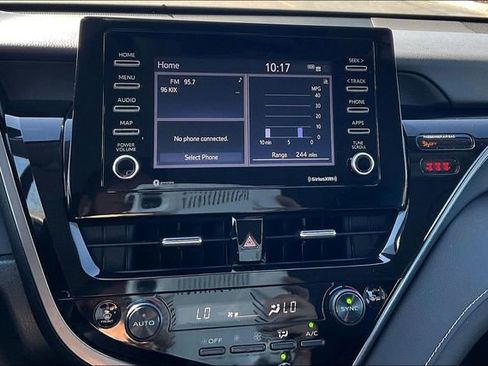 Used 2023 Toyota Camry SE image 21