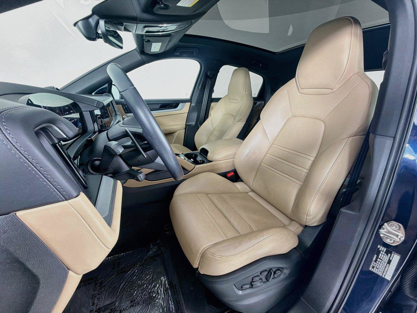 Used 2024 Porsche Cayenne Coupe w/ Premium Package Plus AWD/4WD image 5